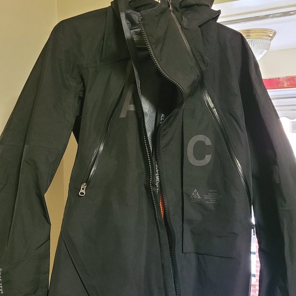 acg alpine jacket black